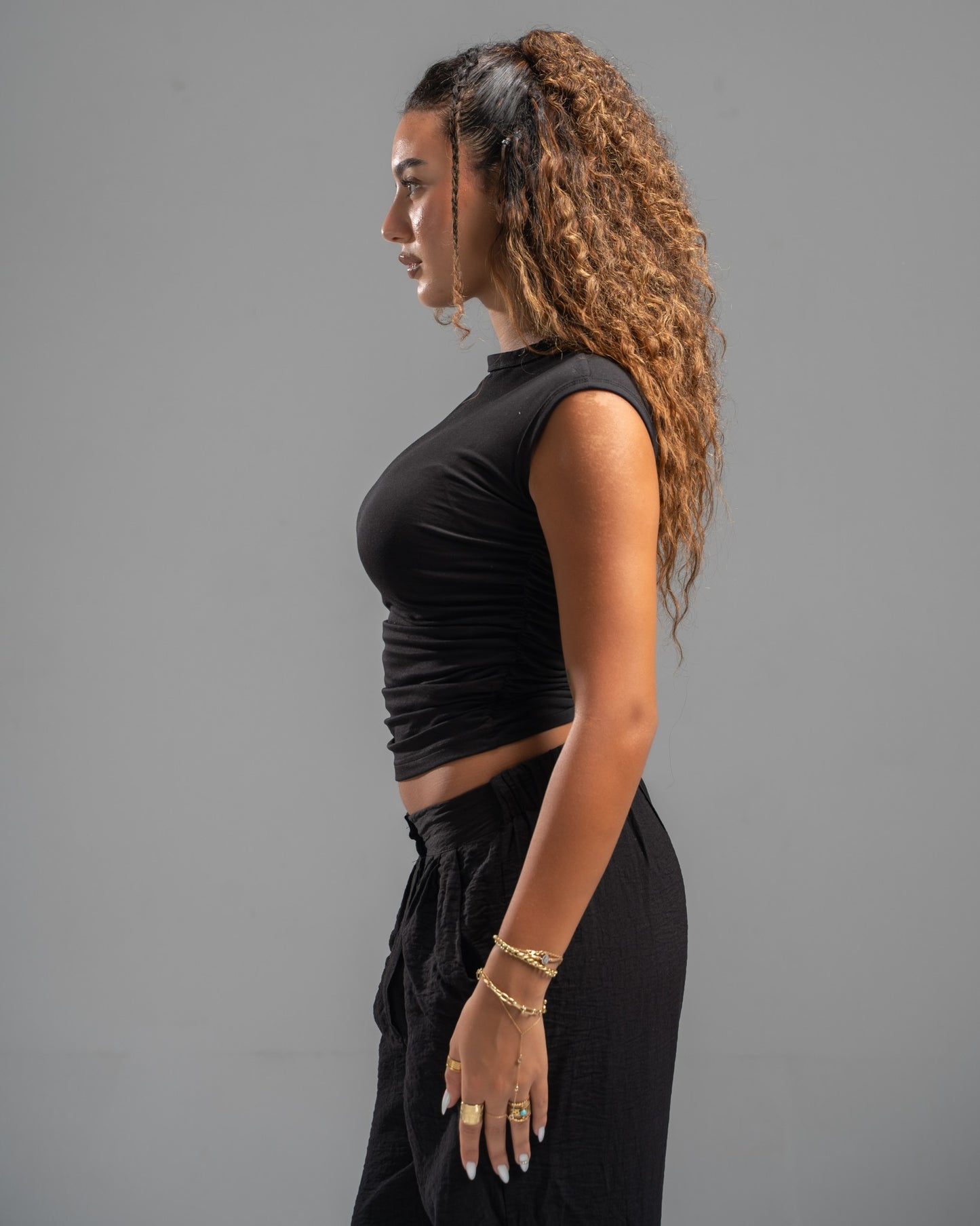 Scrunch side black top