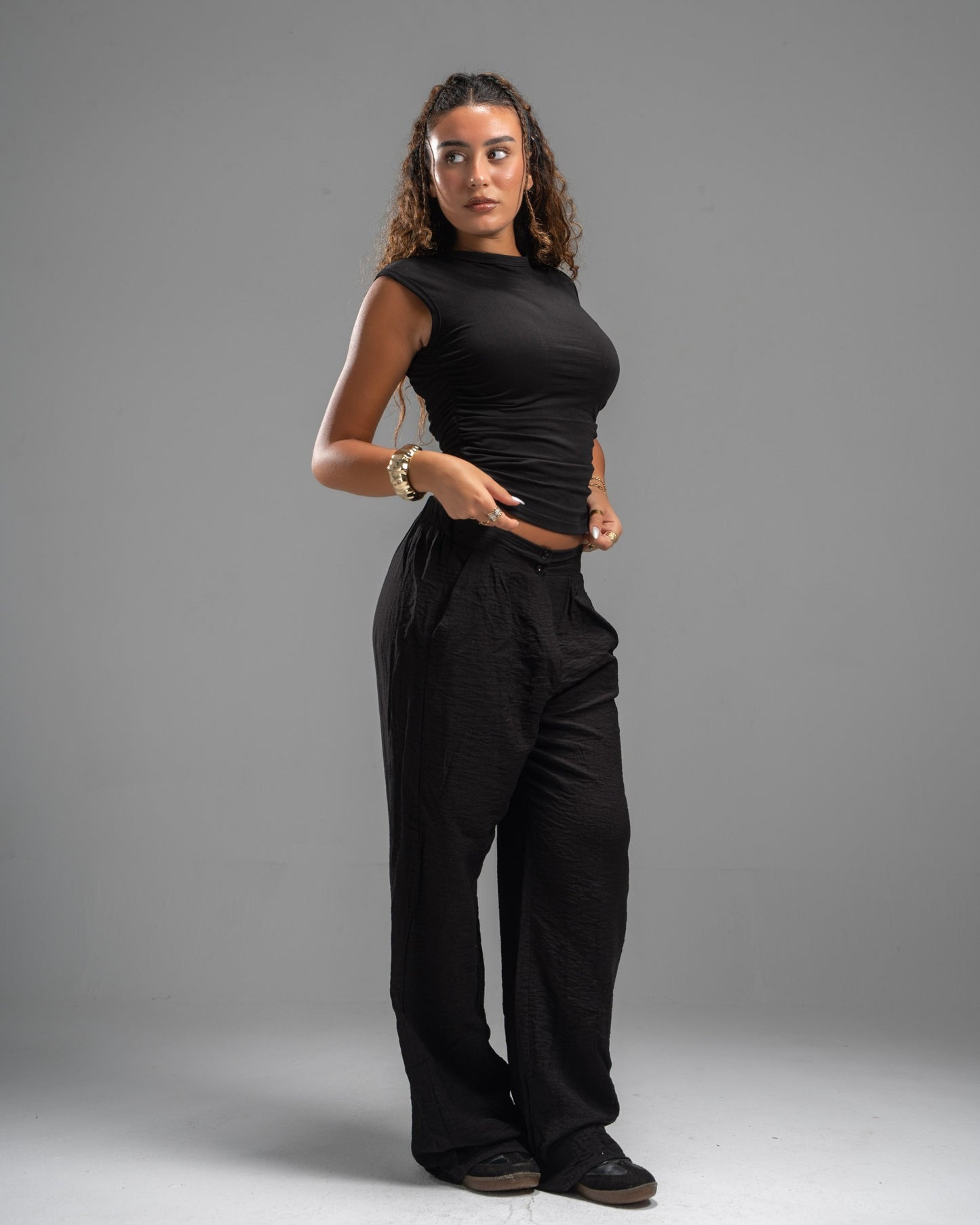 Scrunch side black top