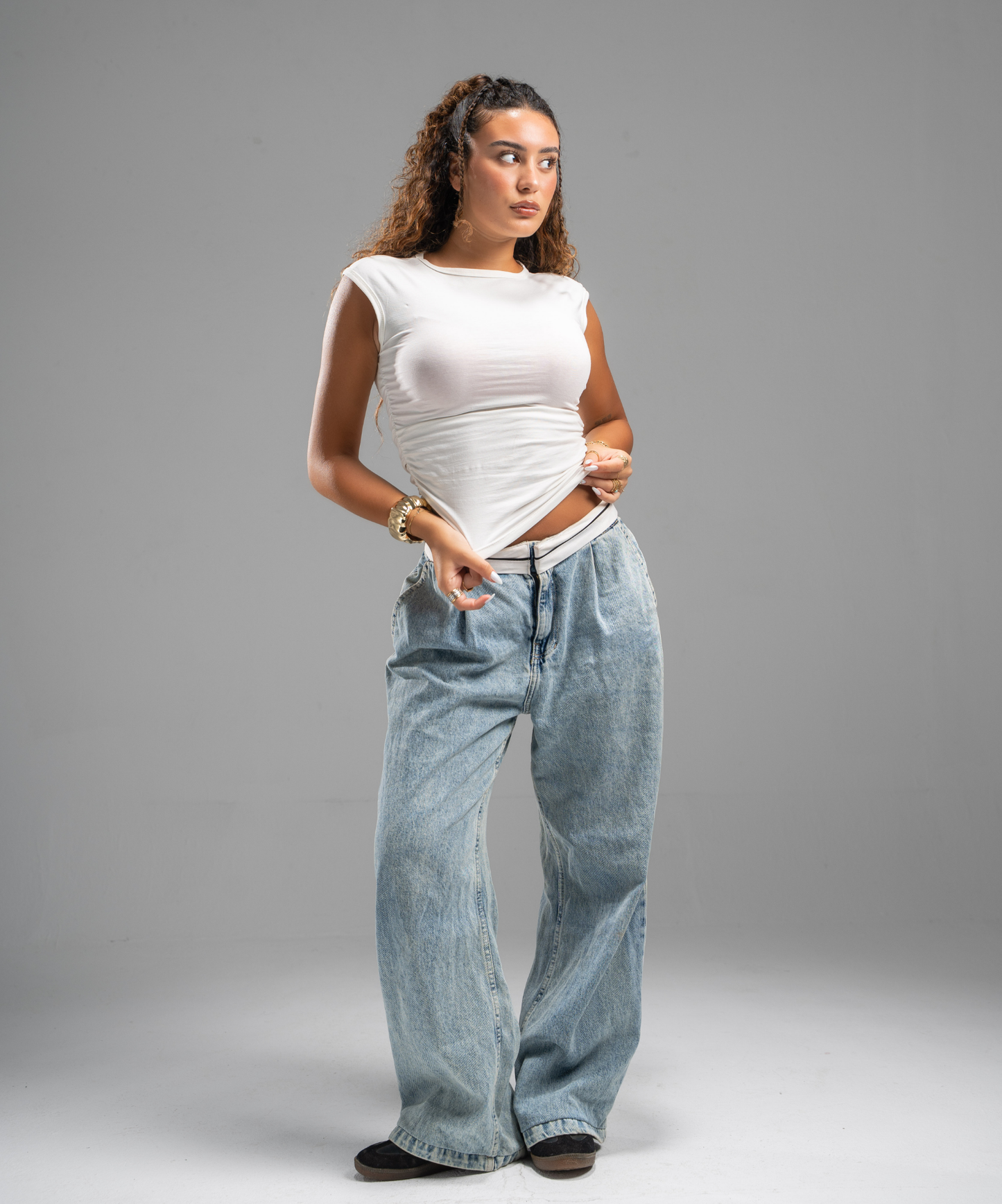 Scrunch side white top